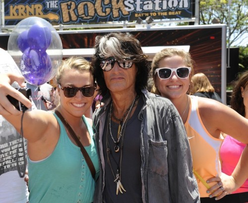 JoePerry-dhs-fans