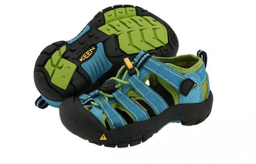 ... kinds of shoes to wear, Keens sandals and Vibram FiveFingers