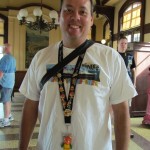 merch-orange-bird-yee-1 I love this tribute to the Orange Bird that Disney author Kevin Yee was sporting