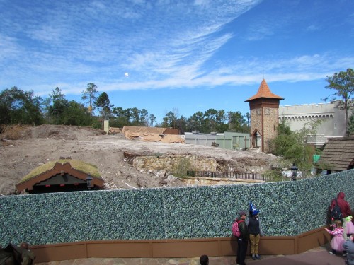02-fantasyland-peterpanhill2