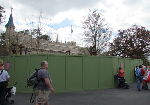 00-newfantasyland-pooh-1