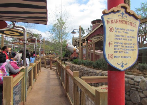 00-storybookcircus-barnstormer-queue-2