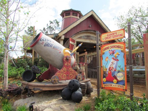 00-storybookcircus-barnstormer-queue-3