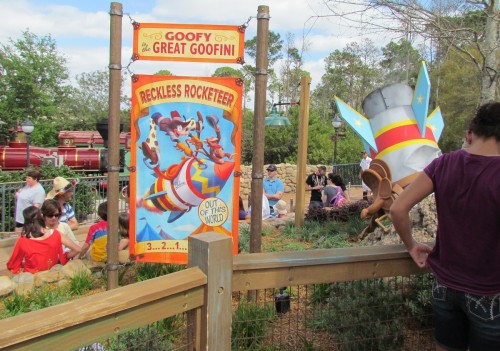 00-storybookcircus-barnstormer-queue-4