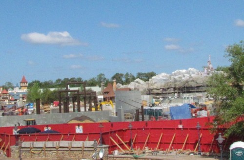 00-new-fantasyland-minetrain-2