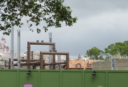 00-newfantasyland-minetrain-2