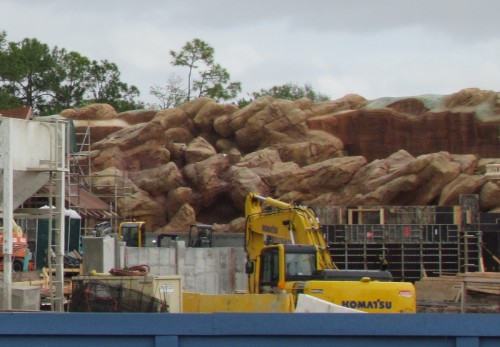 00-newfantasyland-minetrain-3