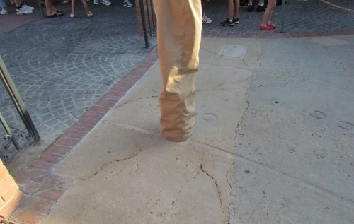 00-mk-mansion-queue-1
