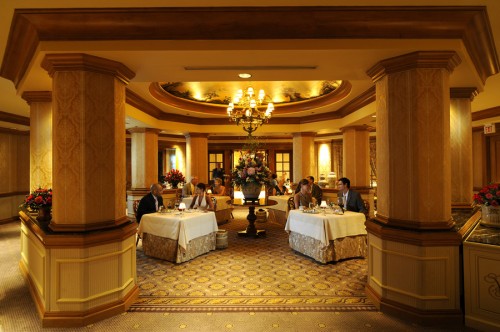 victoria-alberts-dining-room