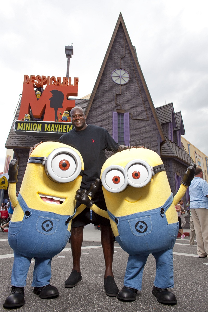 Celebrity Sighting Shaq Meets The Minions at Universal