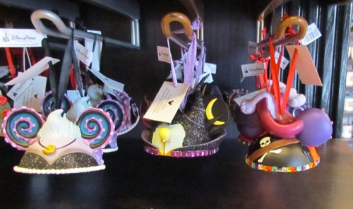 03-wdw-halloween-villains-ornament-1