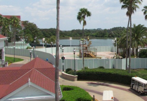 01-mk-grand-floridian-alice Grand Floridian - Alice water playground