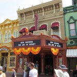 02-mk-halloween-mainstreet-3