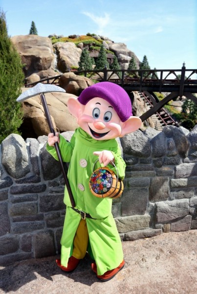 jim shore dopey mine train