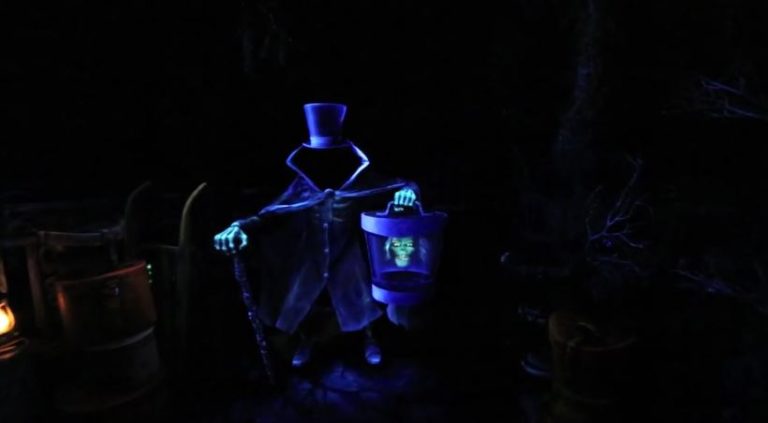 Hatbox Ghost Appears At Disneyland’s Haunted Mansion | The Disney Blog