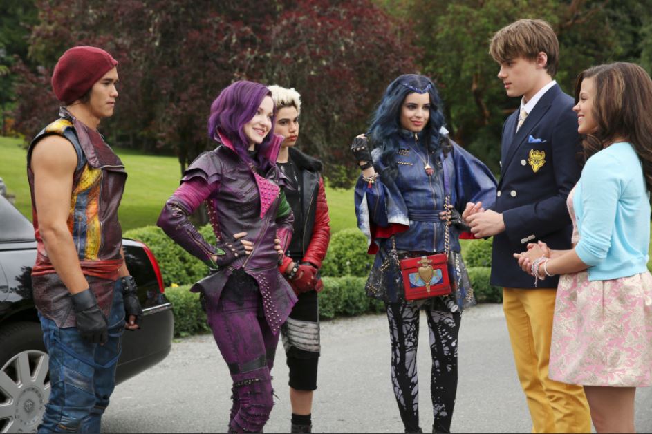 Disney Channel Original Movie - Descendants: Watch The First 6 Minutes ...