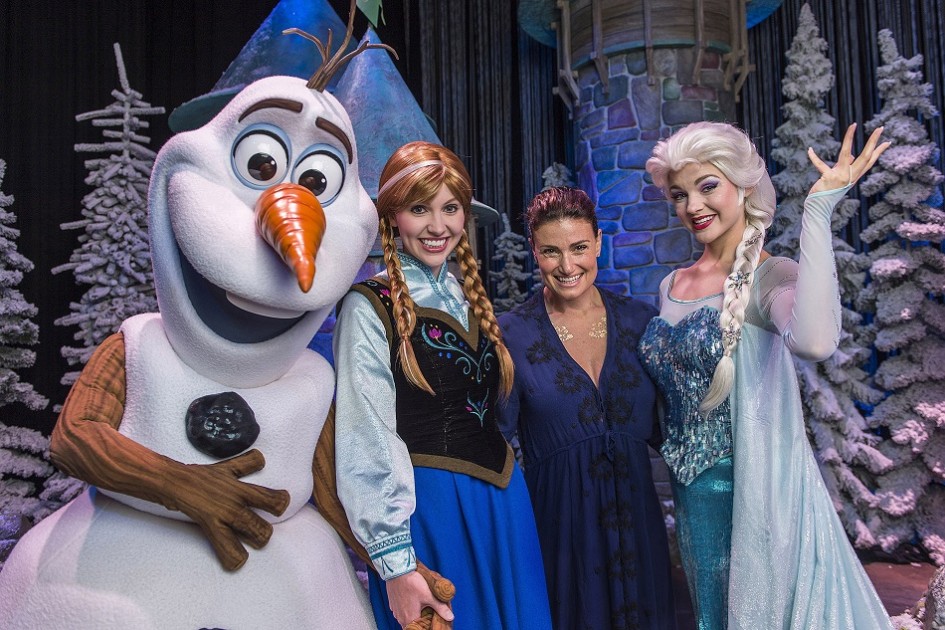 Idina Menzel visits Elsa, Anna and Olaf at Walt Disney World Res