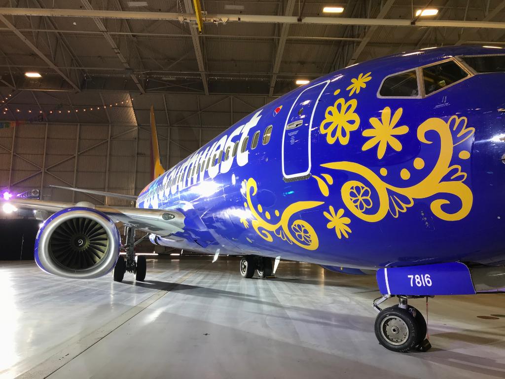 Pixar's "Coco" adorns Southwest airline plane for movie promotion | The