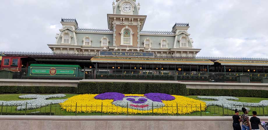 walt disney world magic kingdom railroad