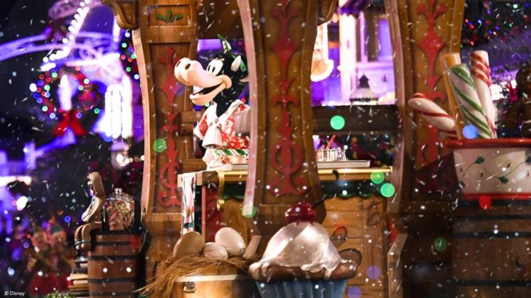 Walt Disney World - Mickey’s Once Upon a Christmastime Parade