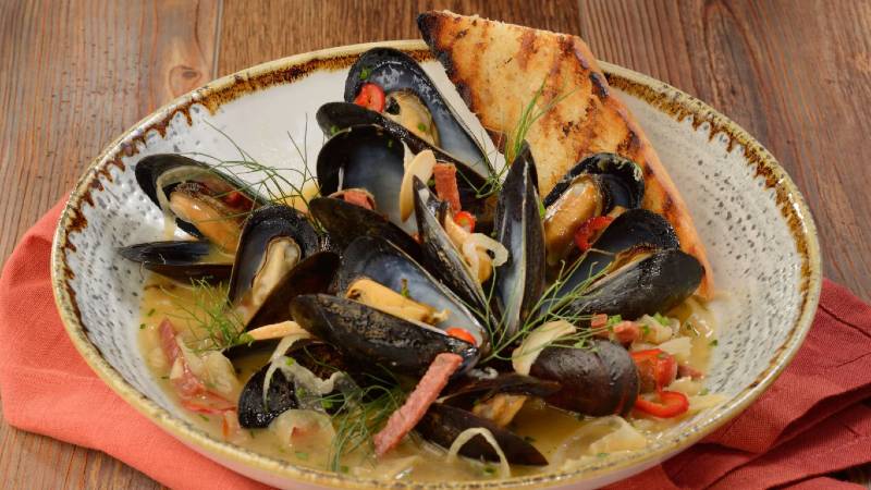 The Turf Club Bar and Grill - Mussels