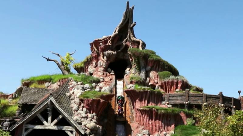 The Final Goodbye To Disneyland's "Splash Mountain" | The Disney Blog