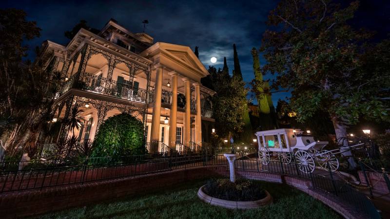 Haunted Mansion At Disneyland To Get Expanded Queue And New Shop The Disney Blog